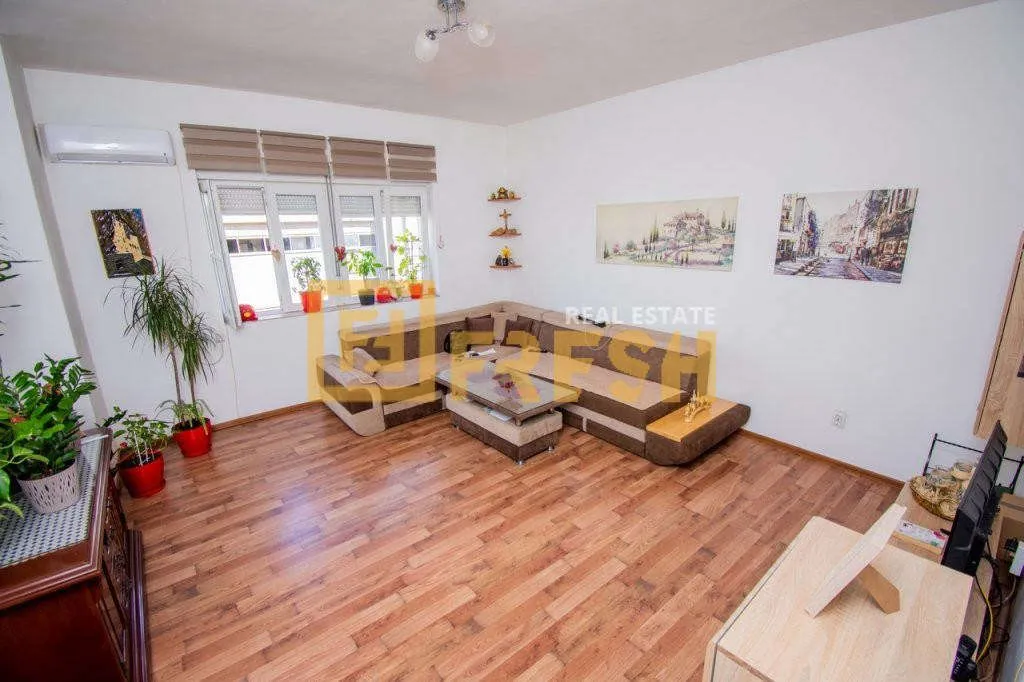 Izdavanje, dvosoban stan, 94m², Centar, Podgorica