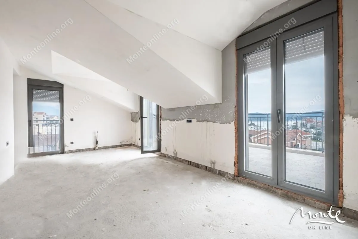 Prodaja, trosoban stan, 236m², Tivat, Crna Gora