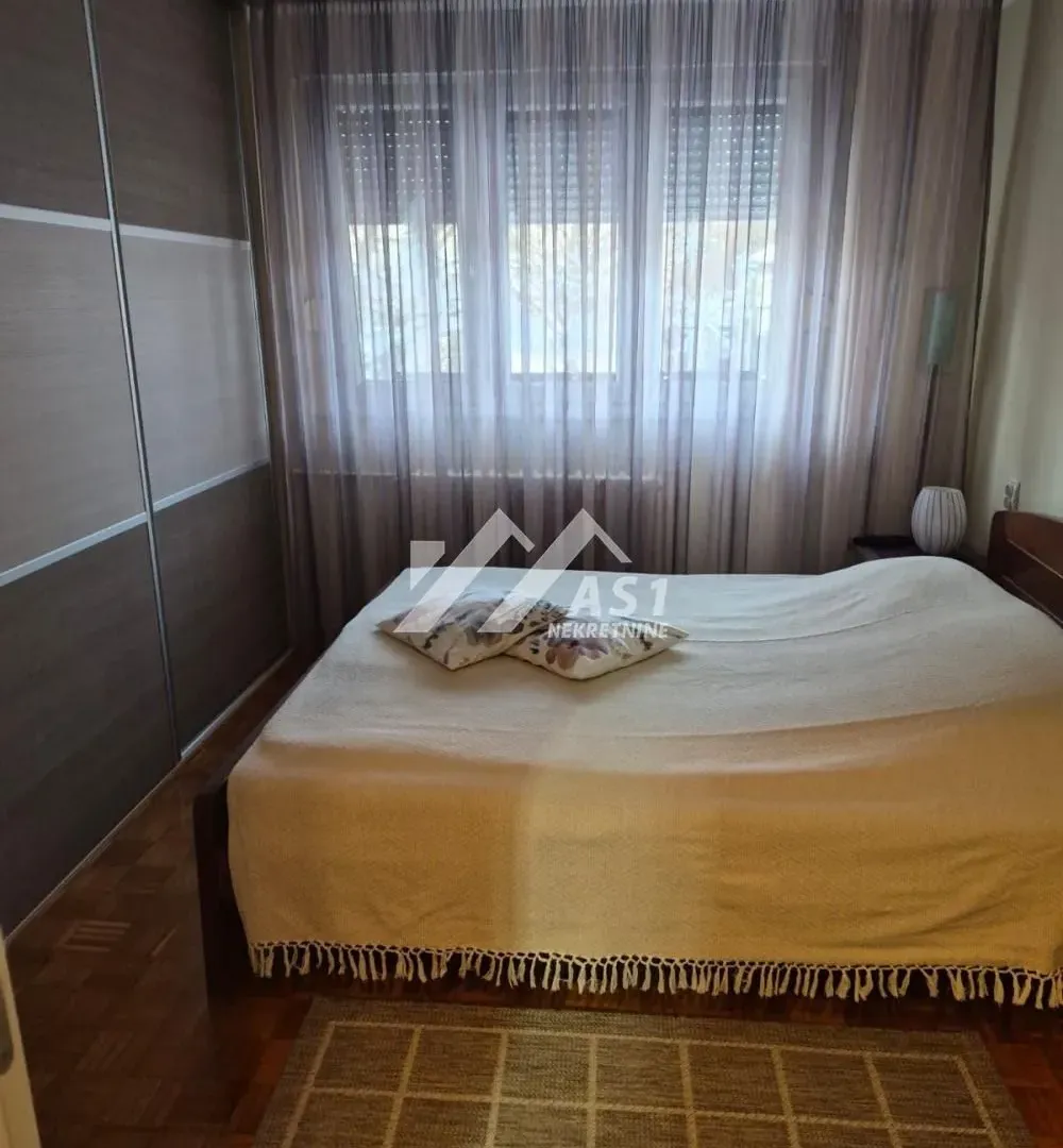 Izdavanje, dvosoban stan, 48m², Banatić, Novi Sad Sve Podlokacije