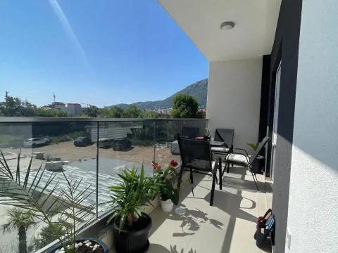 Prodaja, dvosoban stan, 72m², Centar, Bar - image 1