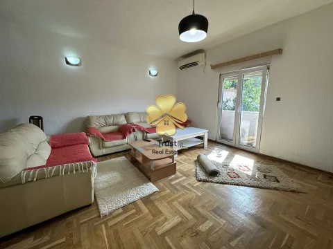 Izdavanje, dvosoban stan, 80m², Zagorič, Podgorica - image 2