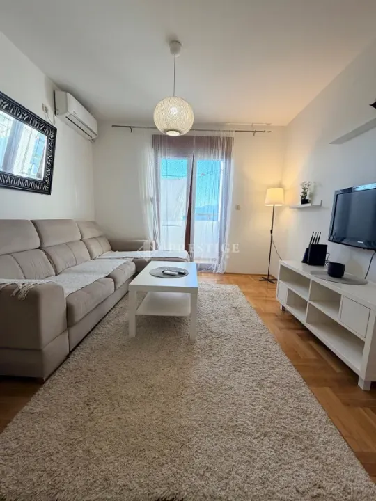 Rent, one bedroom apartment, 45m², Stari Aerodrom, Podgorica
