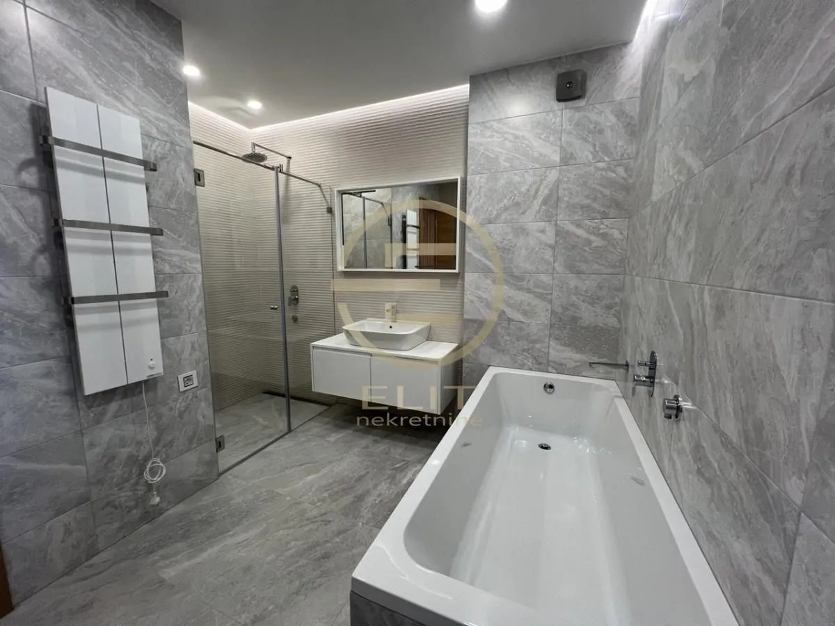 Rent, office space, 181m², Petrovaradin, Novi Sad