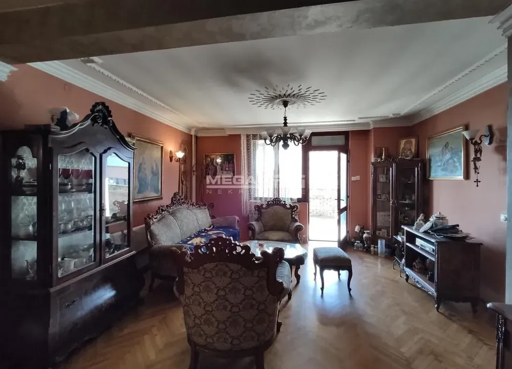 Rent, four bedroom apartment, 162m², Zeleno Brdo, Zvezdara Sve Podlokacije