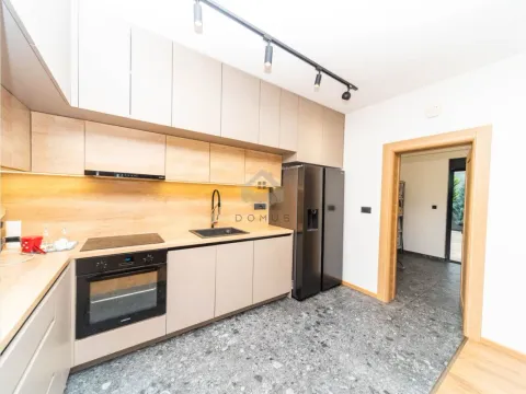 Izdavanje, kuća, 190m², Tološi, Podgorica - image 12