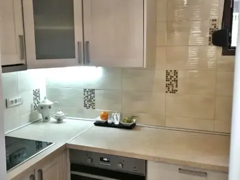 Izdavanje, stan, 70m², Tivat, Crna Gora - image 3