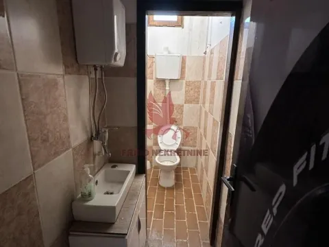 Prodaja, poslovni prostor, 200m², Mladenovac, Beograd - image 11