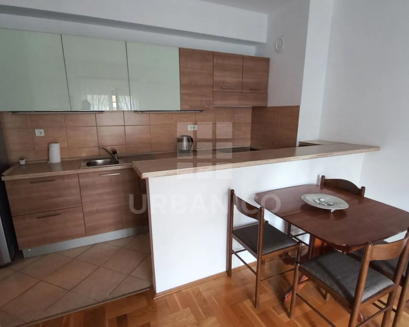Izdavanje, dvosoban stan, 62m², Blok 9, Podgorica