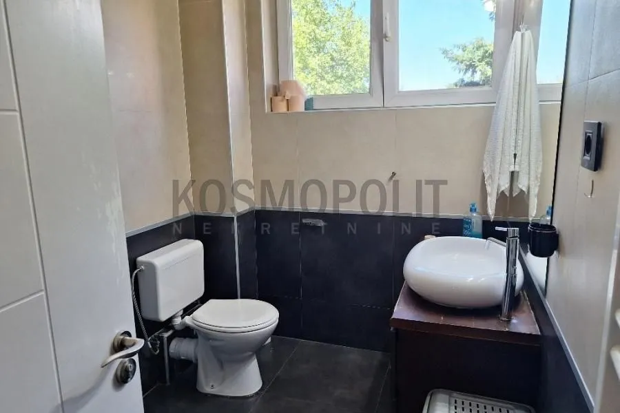 Prodaja, četvorosoban stan, 137m², Autokomanda, Voždovac Sve Podlokacije