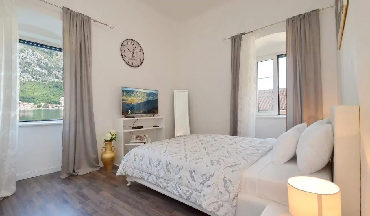 Sale, one bedroom apartment, 42m², Stari Grad Kotor, Kotor