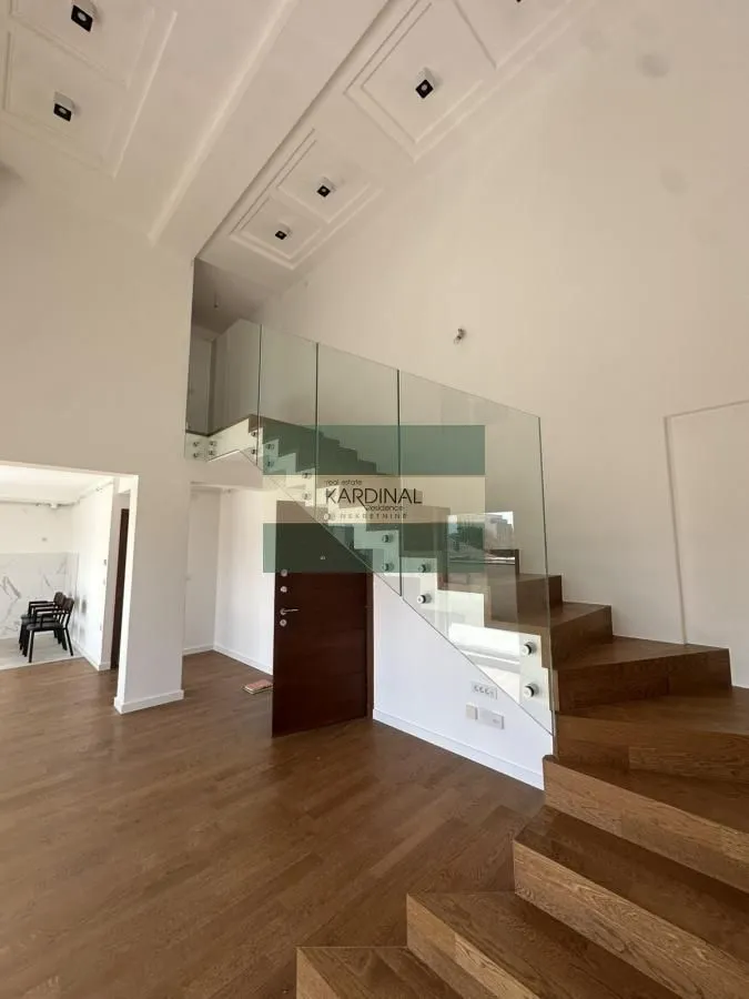 Prodaja, trosoban stan, 79m², Erdoglija, Kragujevac