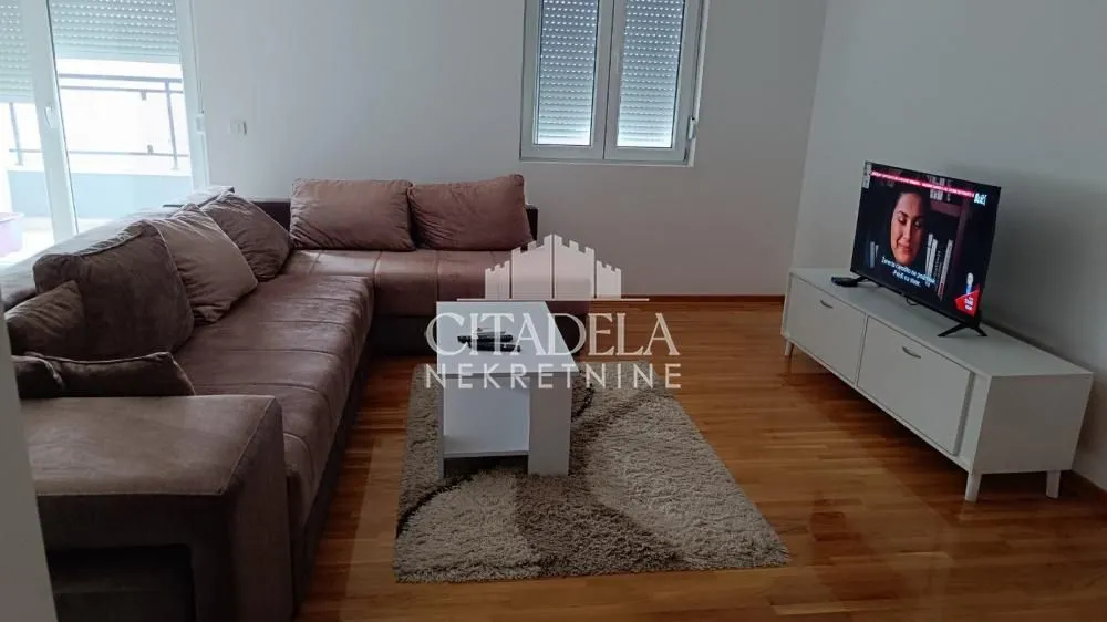 Rent, three bedroom apartment, 77m², Rakovica, Beograd