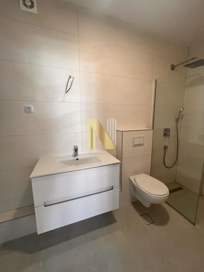 Prodaja, četvorosoban stan, 224m², Telep, Novi Sad Sve Podlokacije