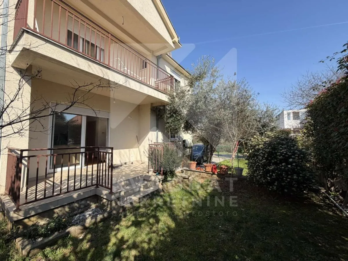 Rent, house, 220m², Tološi, Podgorica