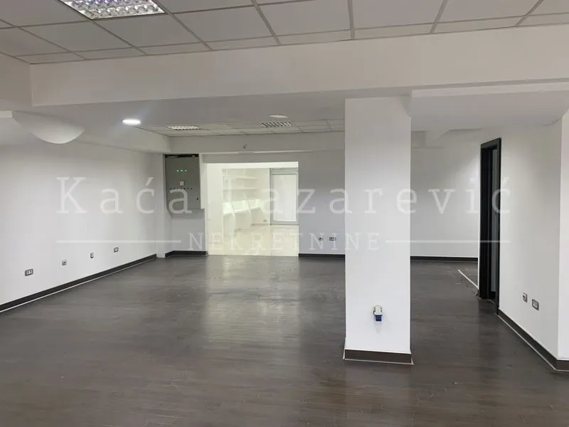 Rent, office space, 170m², Karaburma, Palilula Sve Podlokacije