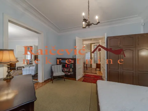 Prodaja, četvorosoban stan, 120m², Centar, Stara Pazova - image 6