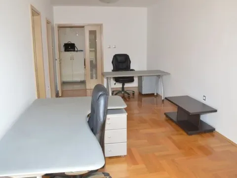Rent, office space, 52m², Preko Morače, Podgorica - image 4