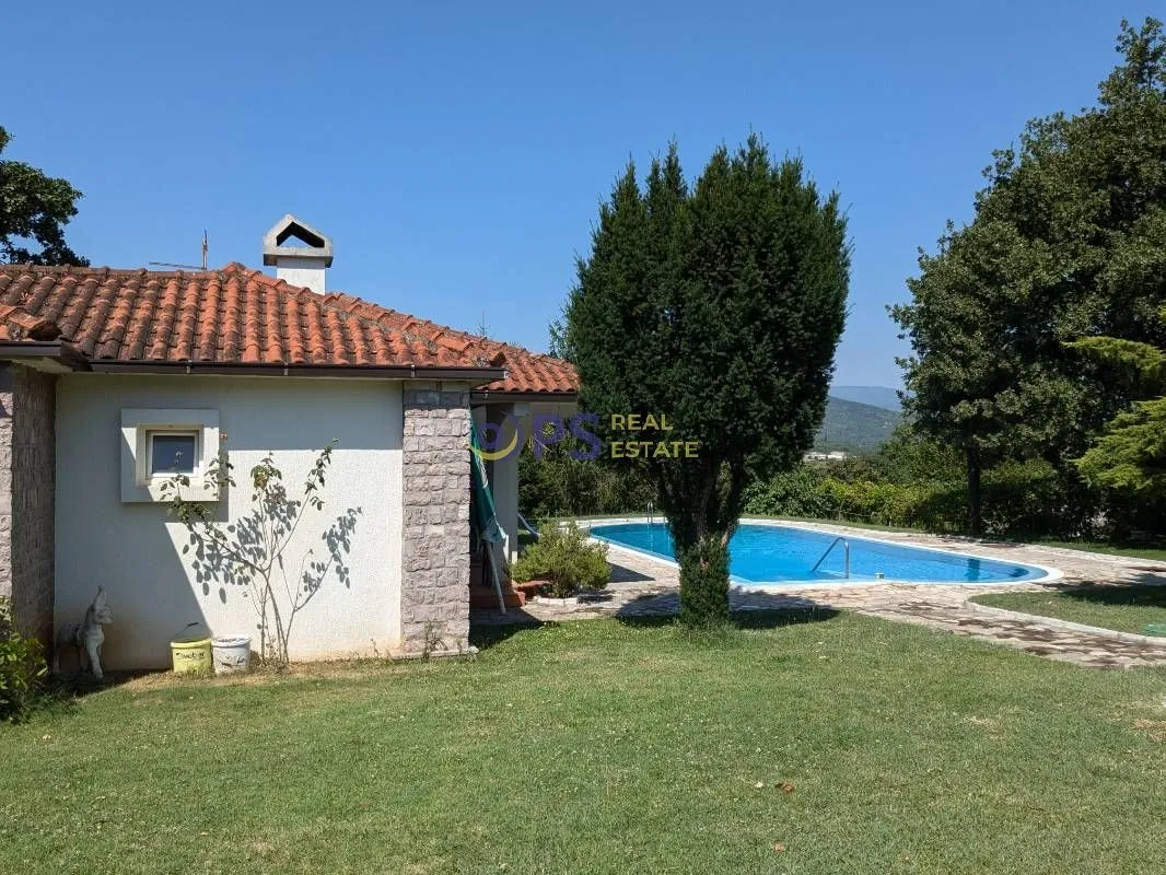 Prodaja, kuća, 400m², Podgorica, Crna Gora