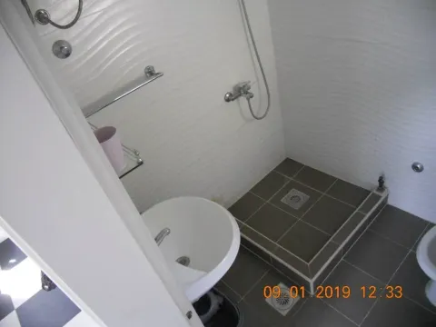 Izdavanje, kuća, 150m², Dobra Voda, Budva - image 25