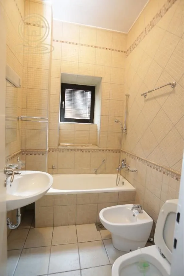 Rent, office space, 360m², Voždovac Sve Podlokacije, Beograd
