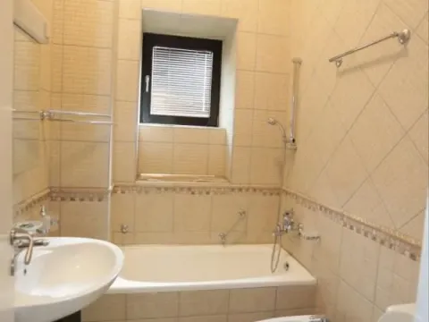 Rent, office space, 360m², Voždovac Sve Podlokacije, Beograd - image 5