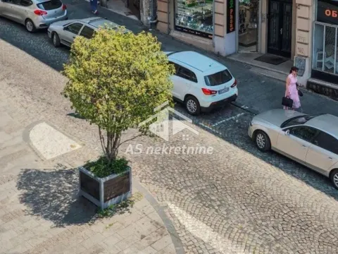 Izdavanje, trosoban stan, 128m², Stari Grad, Beograd - image 21