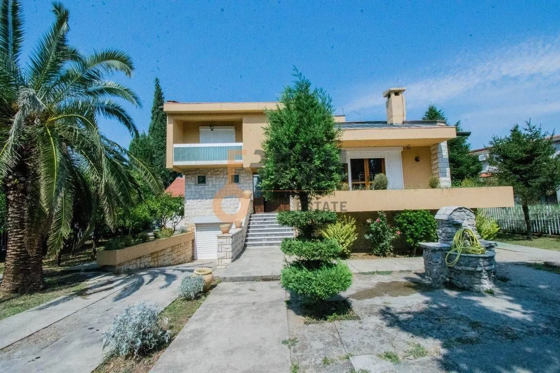 Sale, house, 330m², Masline, Podgorica