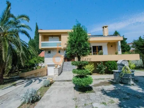 Sale, house, 330m², Masline, Podgorica - image 2