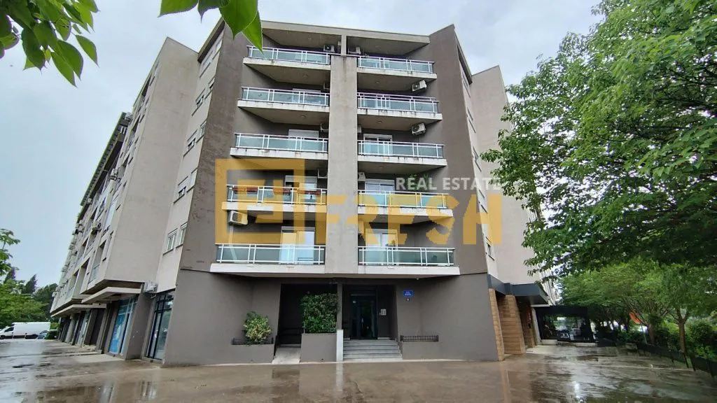 Prodaja, jednosoban stan, 56m², Blok 9, Podgorica