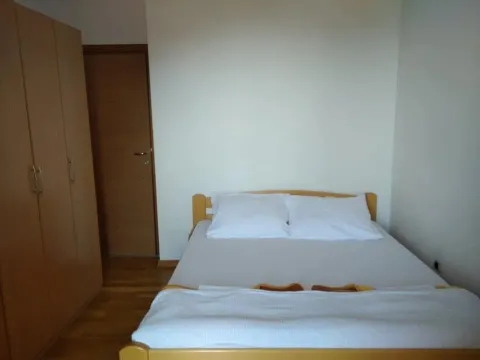 Rent, one bedroom apartment, 55m², Budva, Crna Gora - image 18