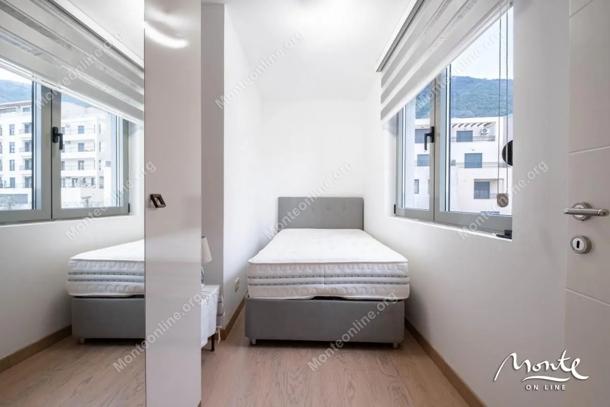 Prodaja, dvosoban stan, 87m², Tivat, Crna Gora