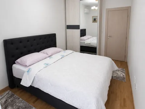 Izdavanje, dvosoban stan, 60m², Stara Varoš, Podgorica - image 10