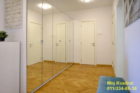 Izdavanje, trosoban stan, 93m², Savski Venac, Beograd - image 9