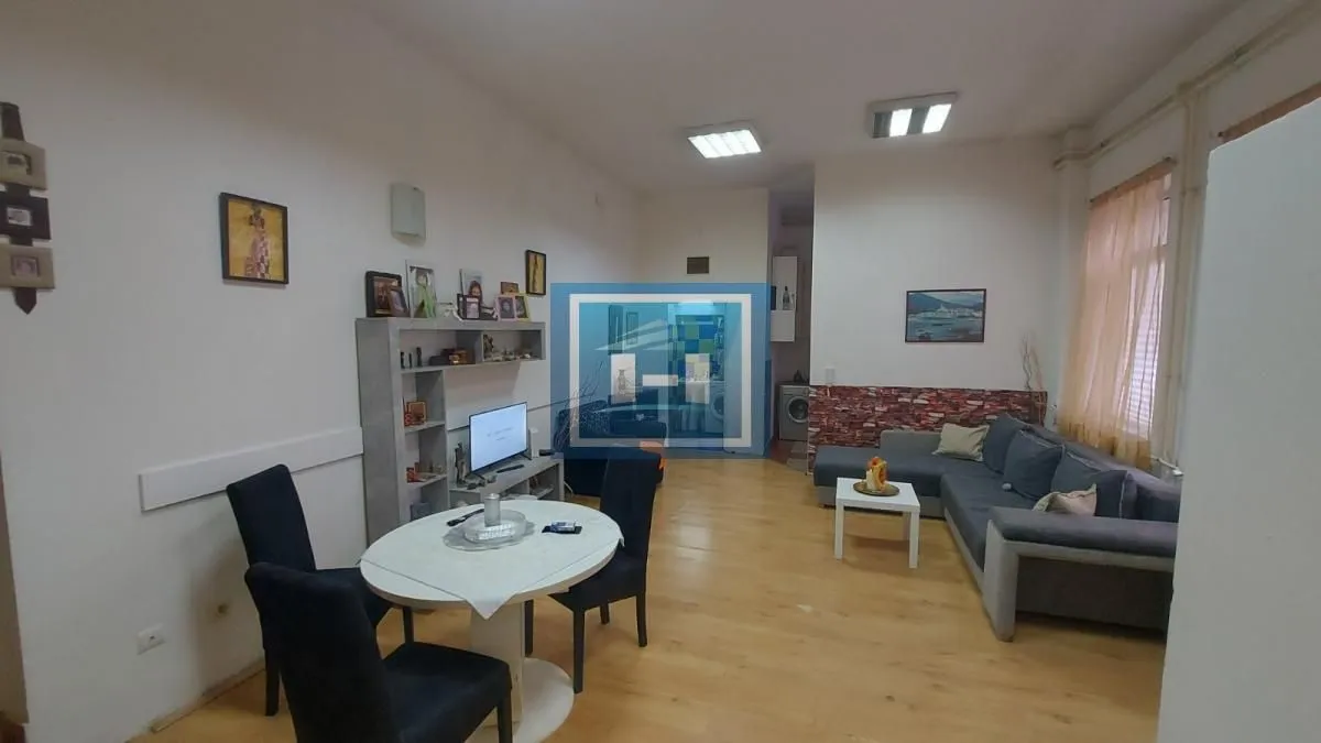 Prodaja, četvorosoban stan, 104m², Stari Grad, Beograd