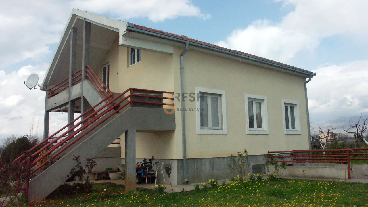 Prodaja, kuća, 200m², Ostalo, Podgorica