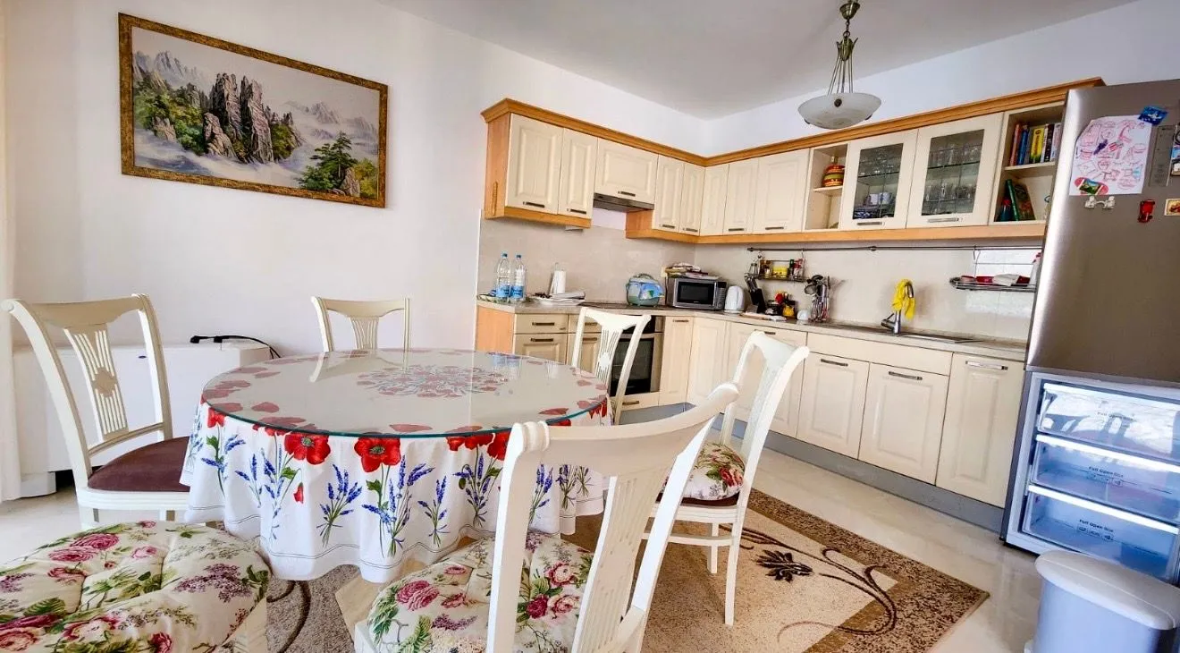 Sale, two bedroom apartment, 105m², Stoliv, Kotor