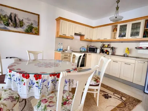 Sale, two bedroom apartment, 105m², Stoliv, Kotor - image 6