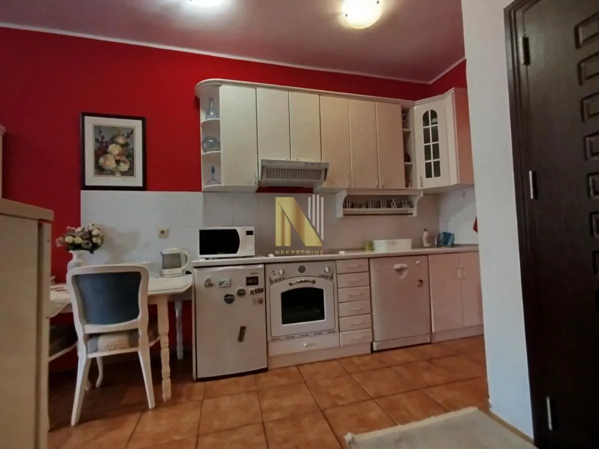 Prodaja, četvorosoban stan, 120m², Centar, Novi Sad