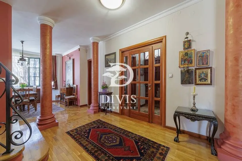 Prodaja, kuća, 377m², Trošarina, Voždovac Sve Podlokacije