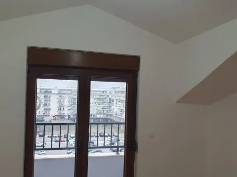 Prodaja, jednosoban stan, 40m², Stari Aerodrom, Podgorica - image 8