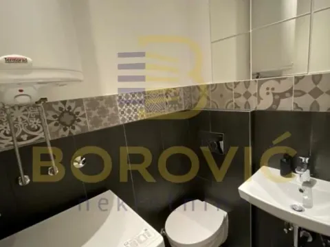 Izdavanje, trosoban stan, 90m², Kalenić Pijaca, Vračar Sve Podlokacije - image 14