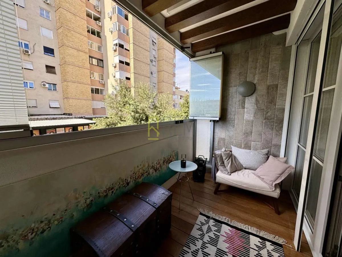 Prodaja, trosoban stan, 130m², Centar, Podgorica