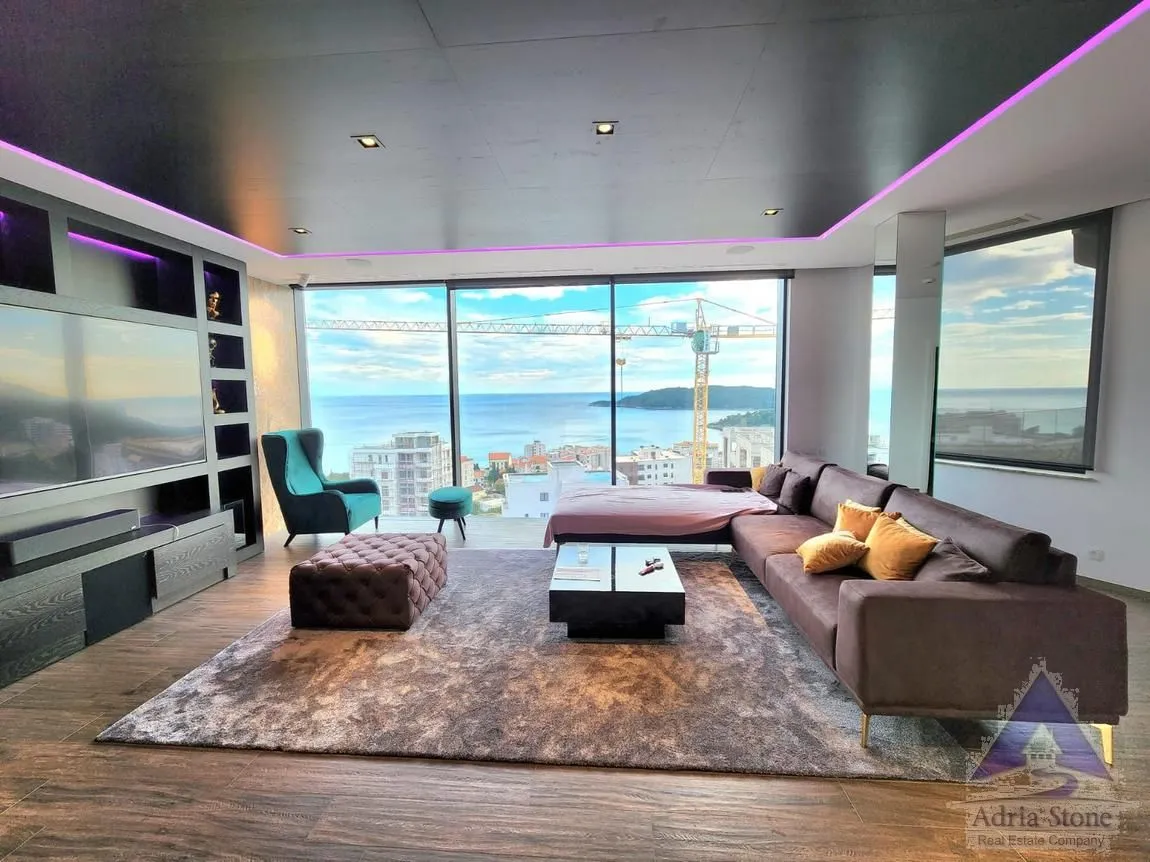 Sale, three bedroom apartment, 285m², Bečići, Budva