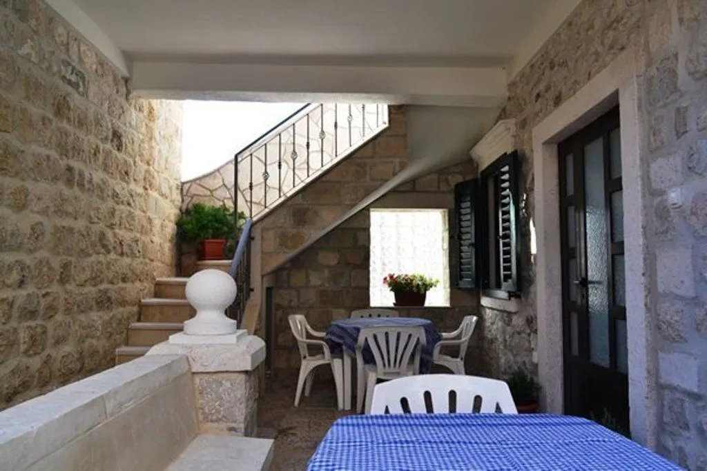 Sale, house, 355m², Prčanj, Kotor