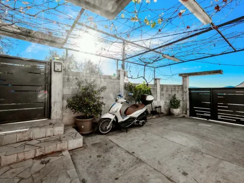 Izdavanje, trosoban stan, 120m², Mrčevac, Tivat - image 18
