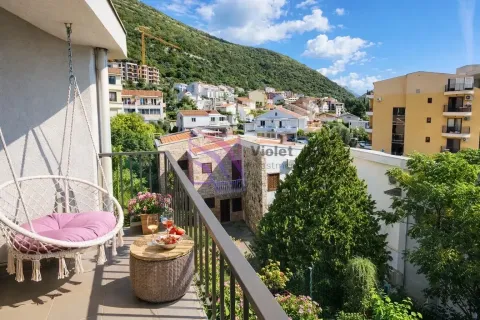 Sale, three bedroom apartment, 150m², Petrovac, Budva - image 4