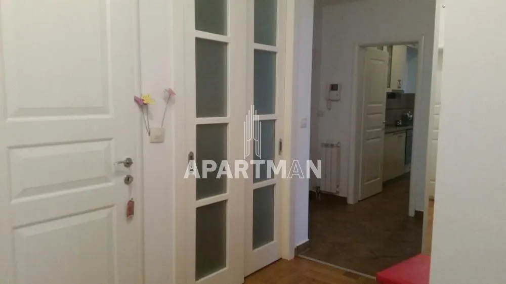 Prodaja, trosoban stan, 78m², Đeram Pijaca, Beograd