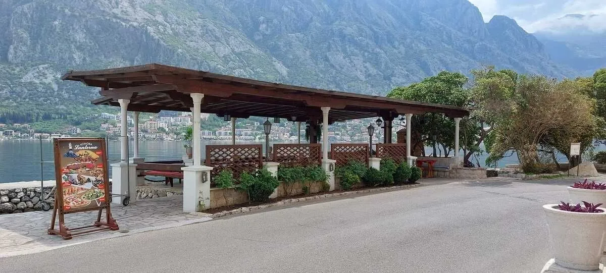 Prodaja, kuća, 420m², Prčanj, Kotor