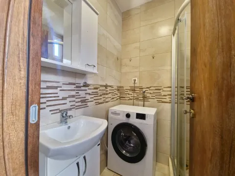 Rent, one bedroom apartment, 42m², Budva, Crna Gora - image 3