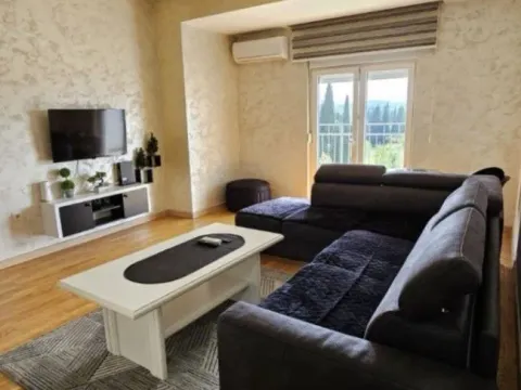 Izdavanje, jednosoban stan, 54m², Centar, Podgorica - image 4